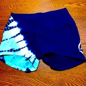 Like new 321 Apparel tie dye shorts size small